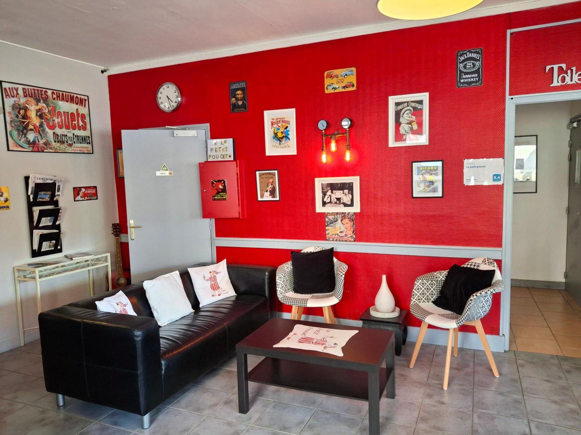 Hotel Le Petit Poucet Saint-Lô Exterior foto